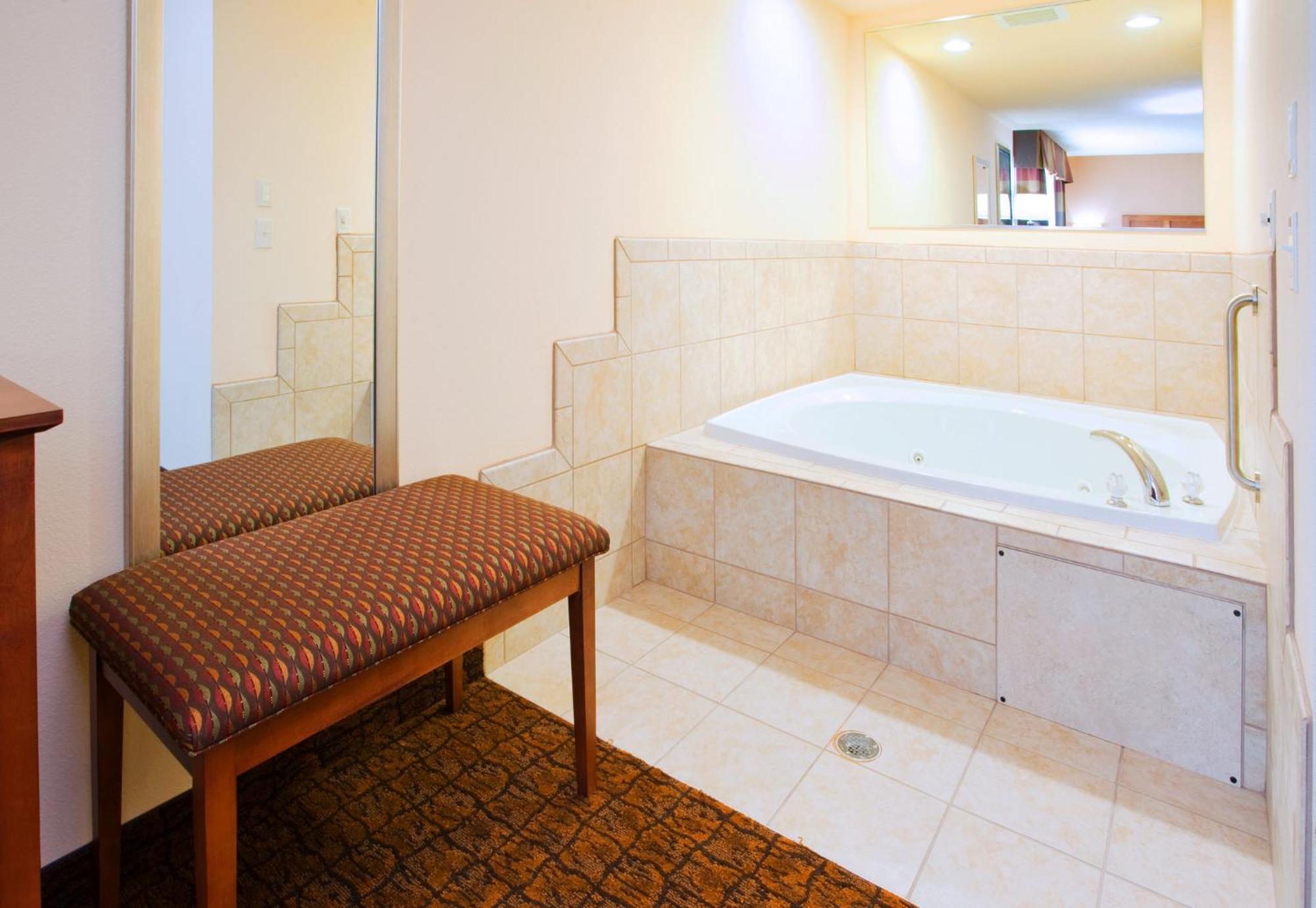 Holiday Inn Express Hotel & Suites Mount Airy By Ihg Ngoại thất bức ảnh